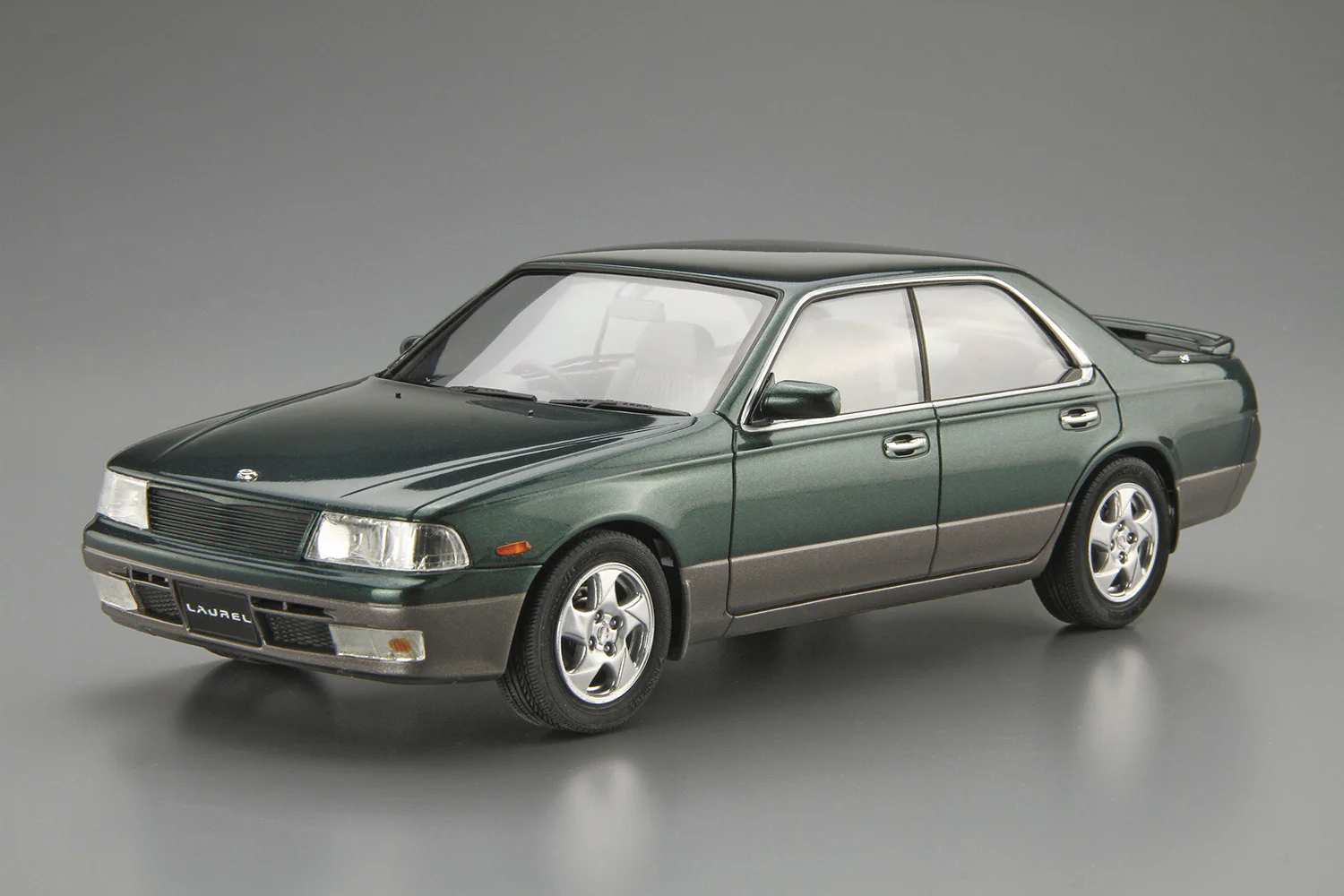 Aoshima - 1993 Nissan Laurel C34 1/24 [MC139] - Image 2