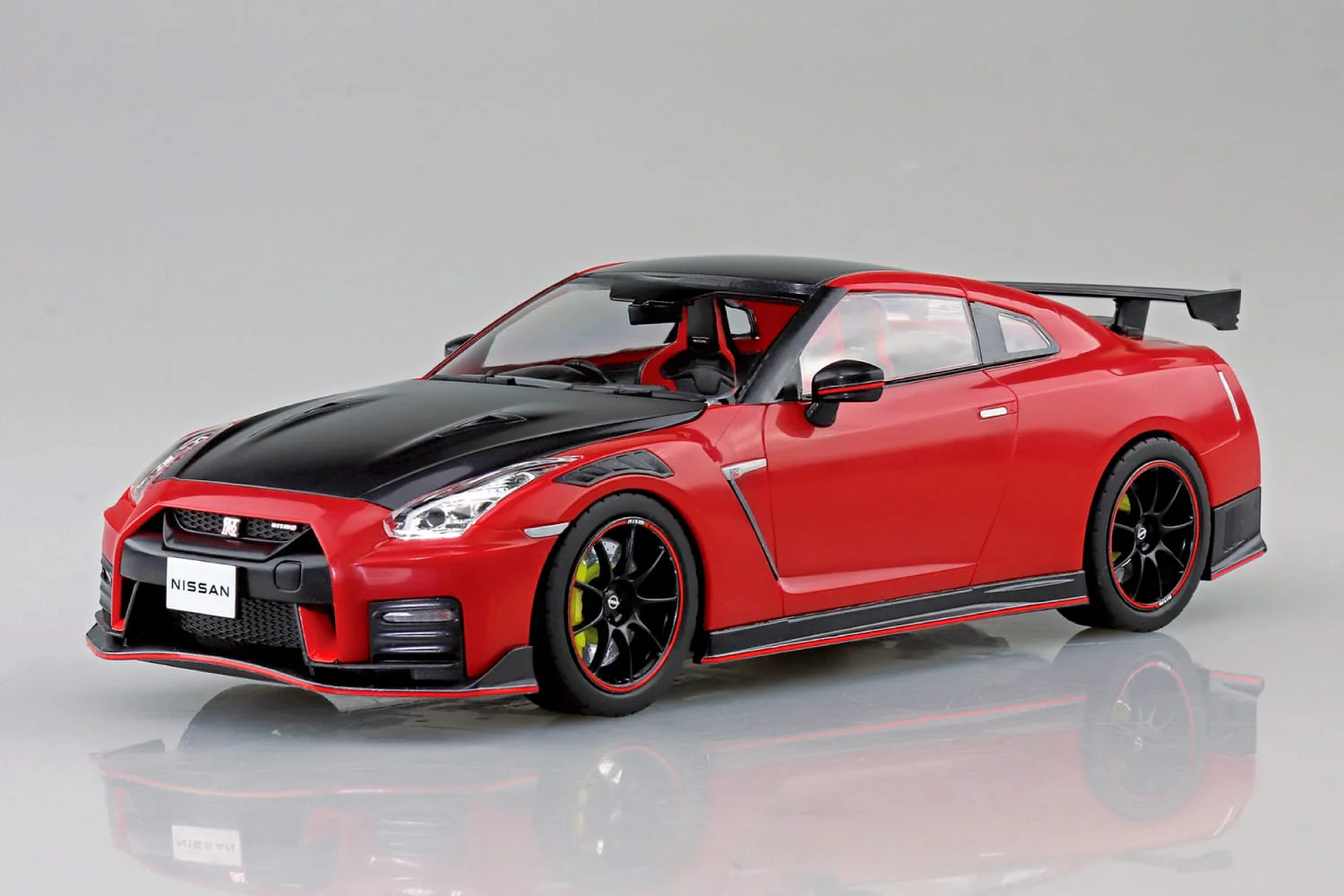 Aoshima - Snap Car - 2022 Nissan GT-R R35 Nismo Special Edition (Vibrant Red) 1/24 - Image 2
